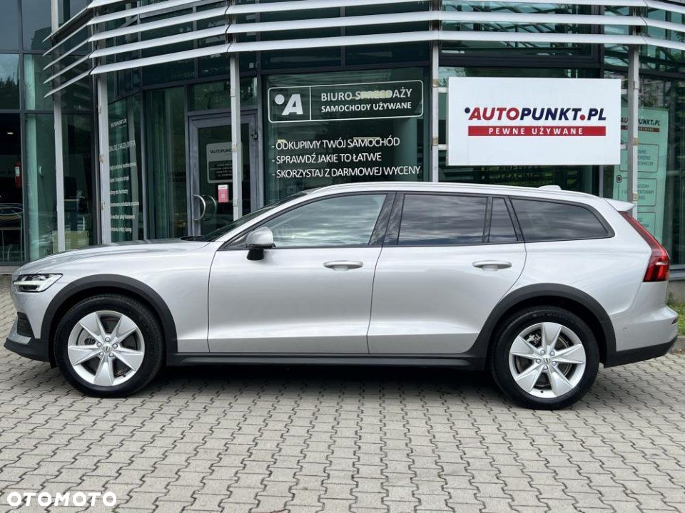 Volvo V60 Cross Country - 8