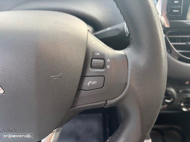 Peugeot 2008 1.6 BlueHDi Style - 18