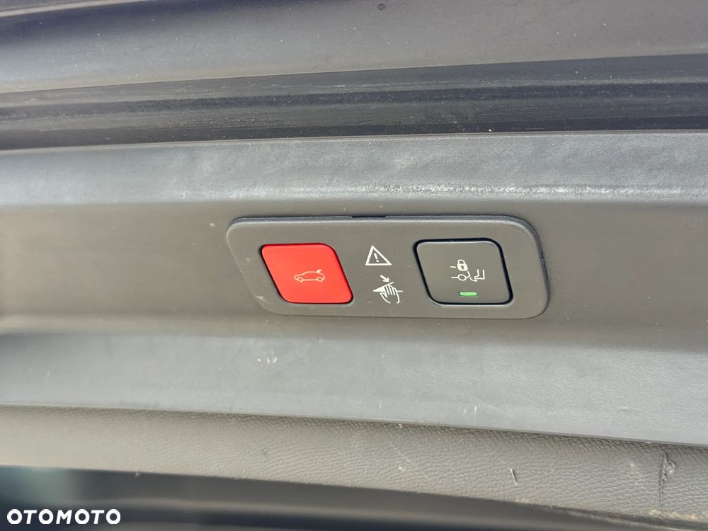 Peugeot 5008 1.6 PureTech Allure S&S EAT8 - 12