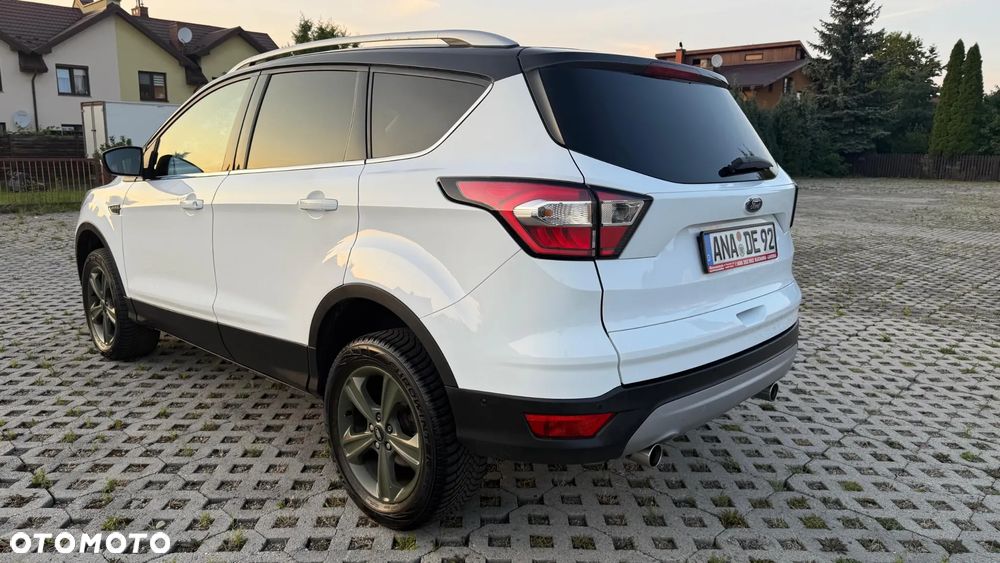 Ford Kuga 2.0 TDCi AWD Trend - 4