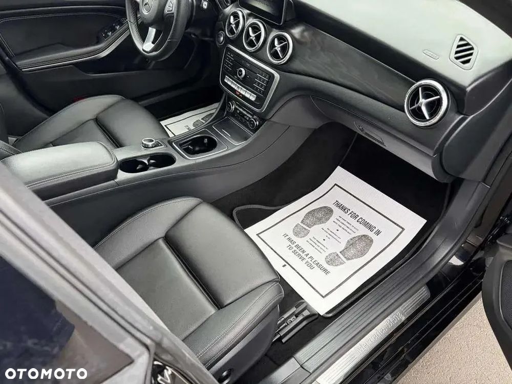 Mercedes-Benz CLA 250 4Matic 7G-DCT AMG Line - 12