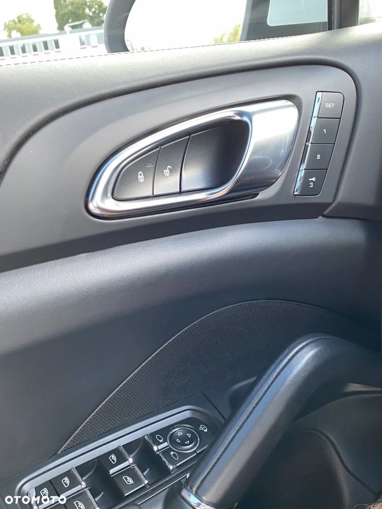 Porsche Cayenne Diesel Platinum Edition - 20