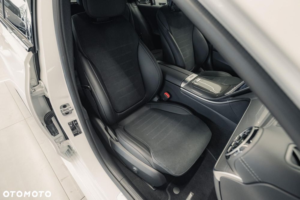 Mercedes-Benz Klasa C 300 de PHEV 4-Matic AMG - 16