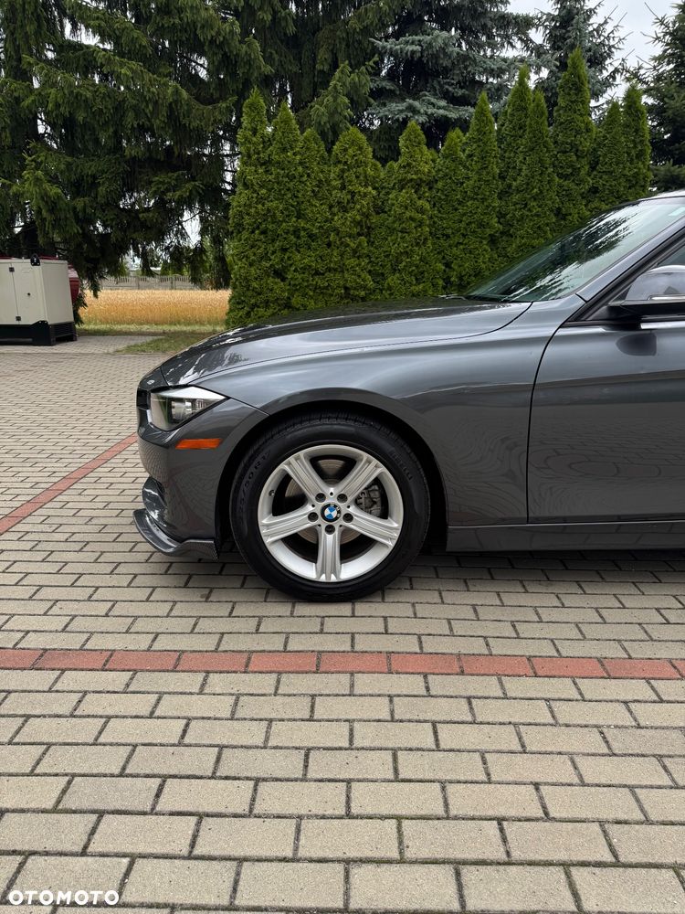 BMW Seria 3 328i - 13