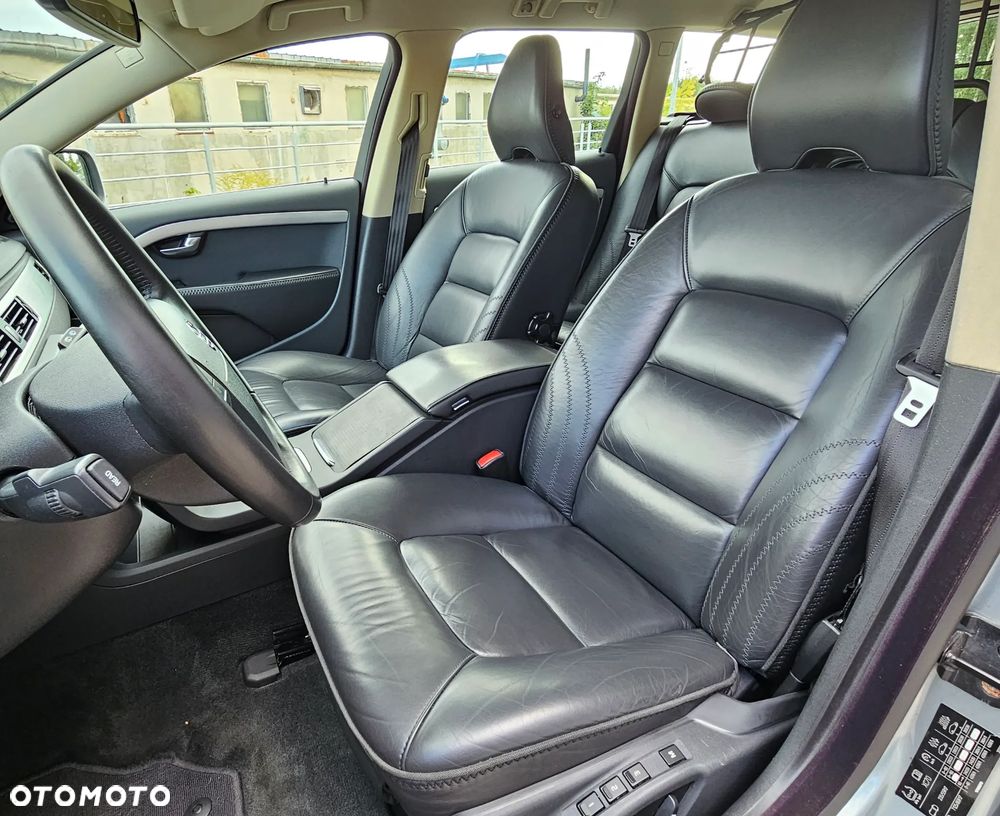 Volvo XC 70 D5 AWD Ocean Race - 8