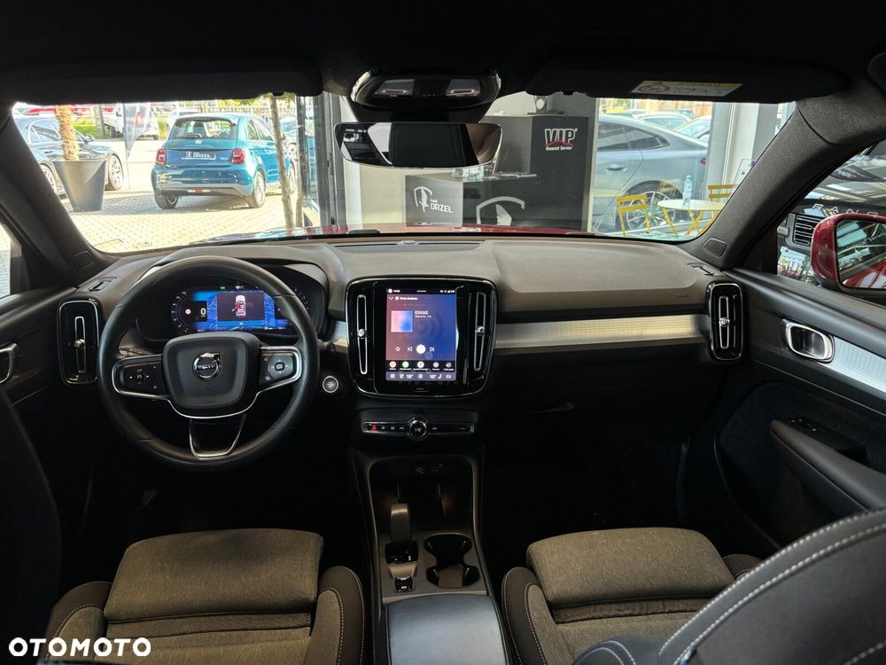 Volvo XC 40 - 25