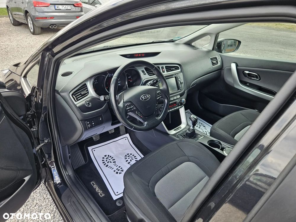 Kia Ceed 1.4 CVVT Dream Team Edition - 18
