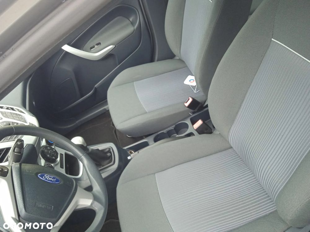 Ford Fiesta 1.25 Silver X - 24