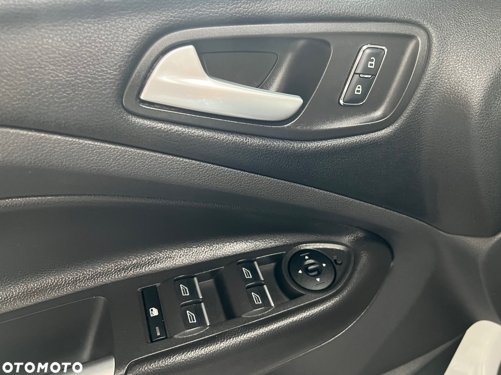 Ford Kuga - 21