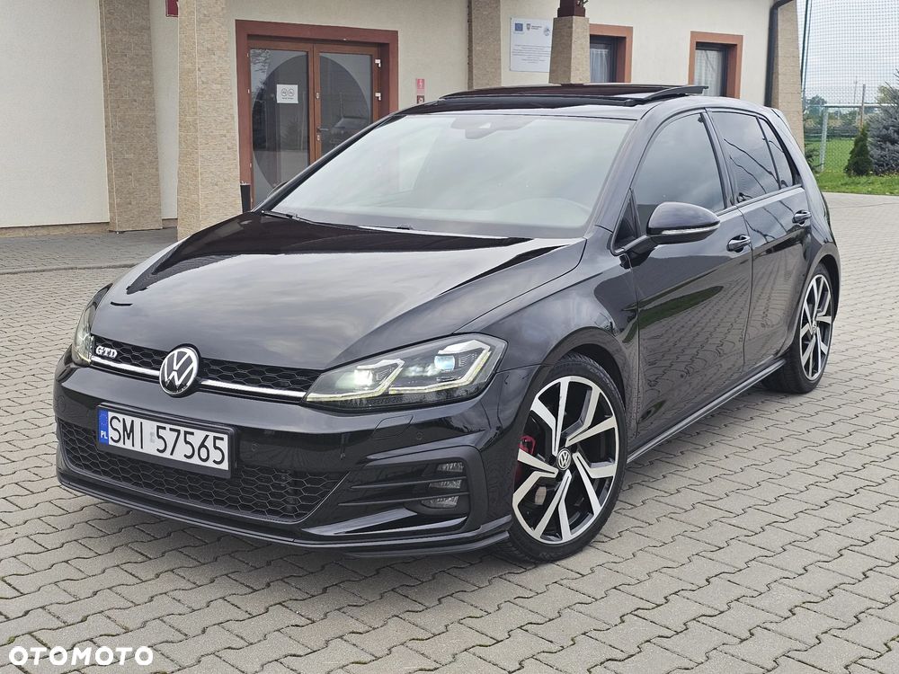 Volkswagen Golf - 1