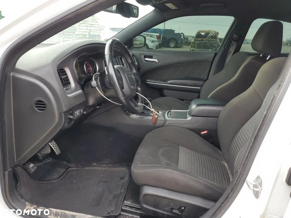 Dodge Charger 3.6 SXT AWD - 8