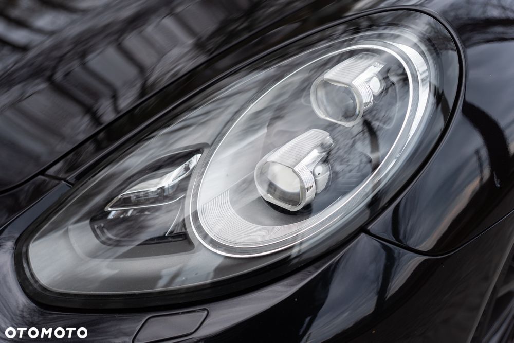 Porsche Panamera Turbo Executive - 40