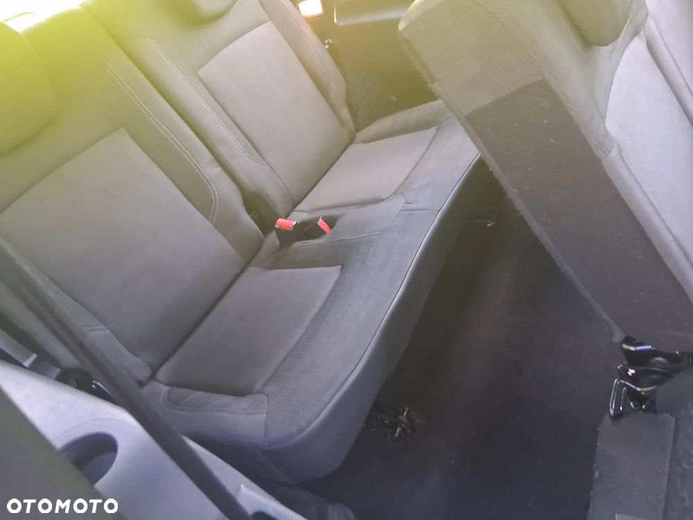 Dacia Lodgy 1.6 SCe Laureate S&S - 25