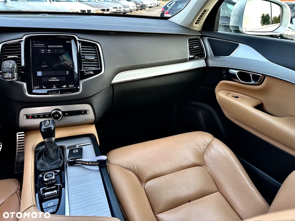 Volvo XC 90 D5 AWD R-Design - 12