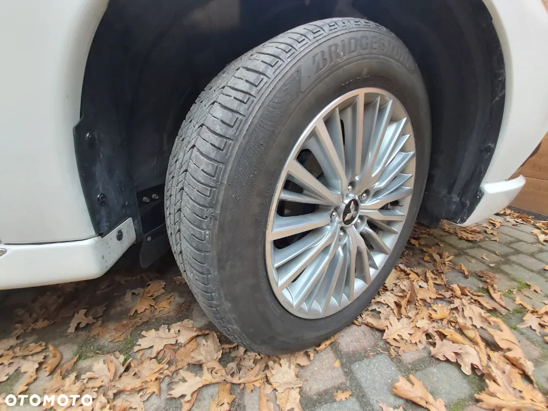 Mitsubishi Outlander - 31
