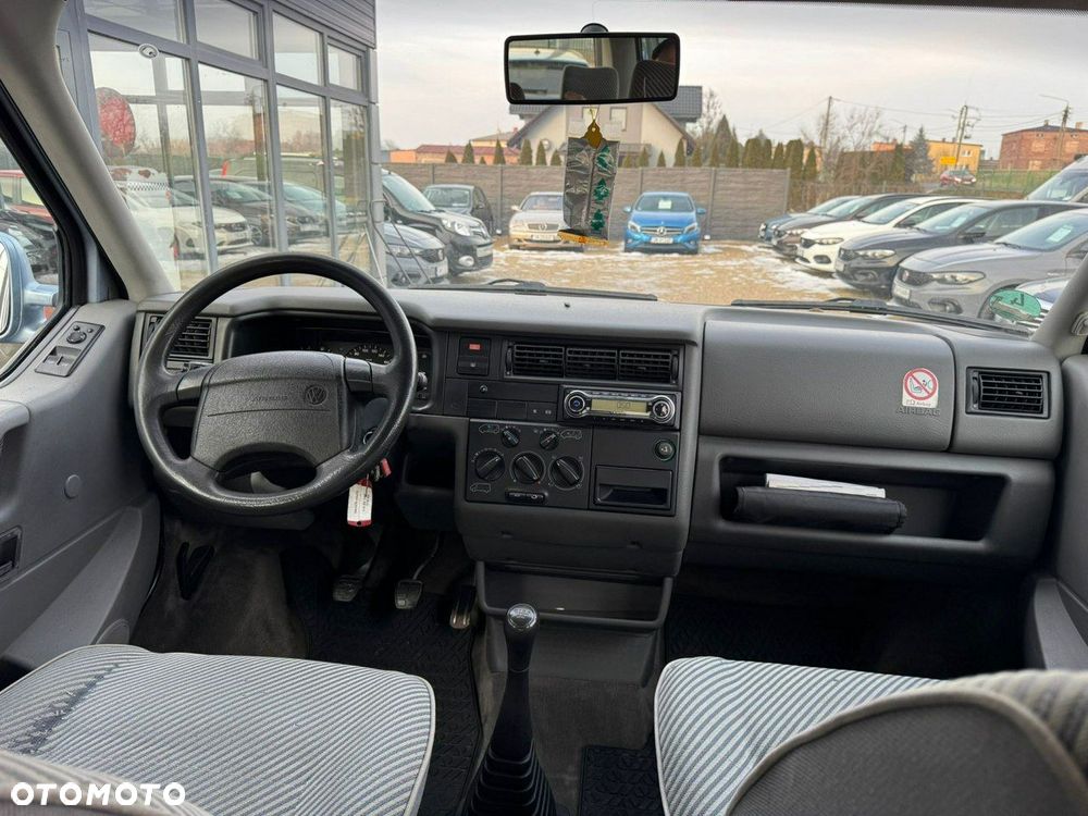 Volkswagen Caravelle - 12