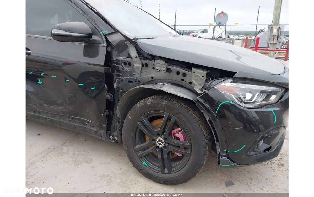Mercedes-Benz GLA 250 4Matic 7G-DCT - 10