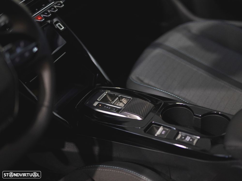 Peugeot e-2008 Allure Pack - 19