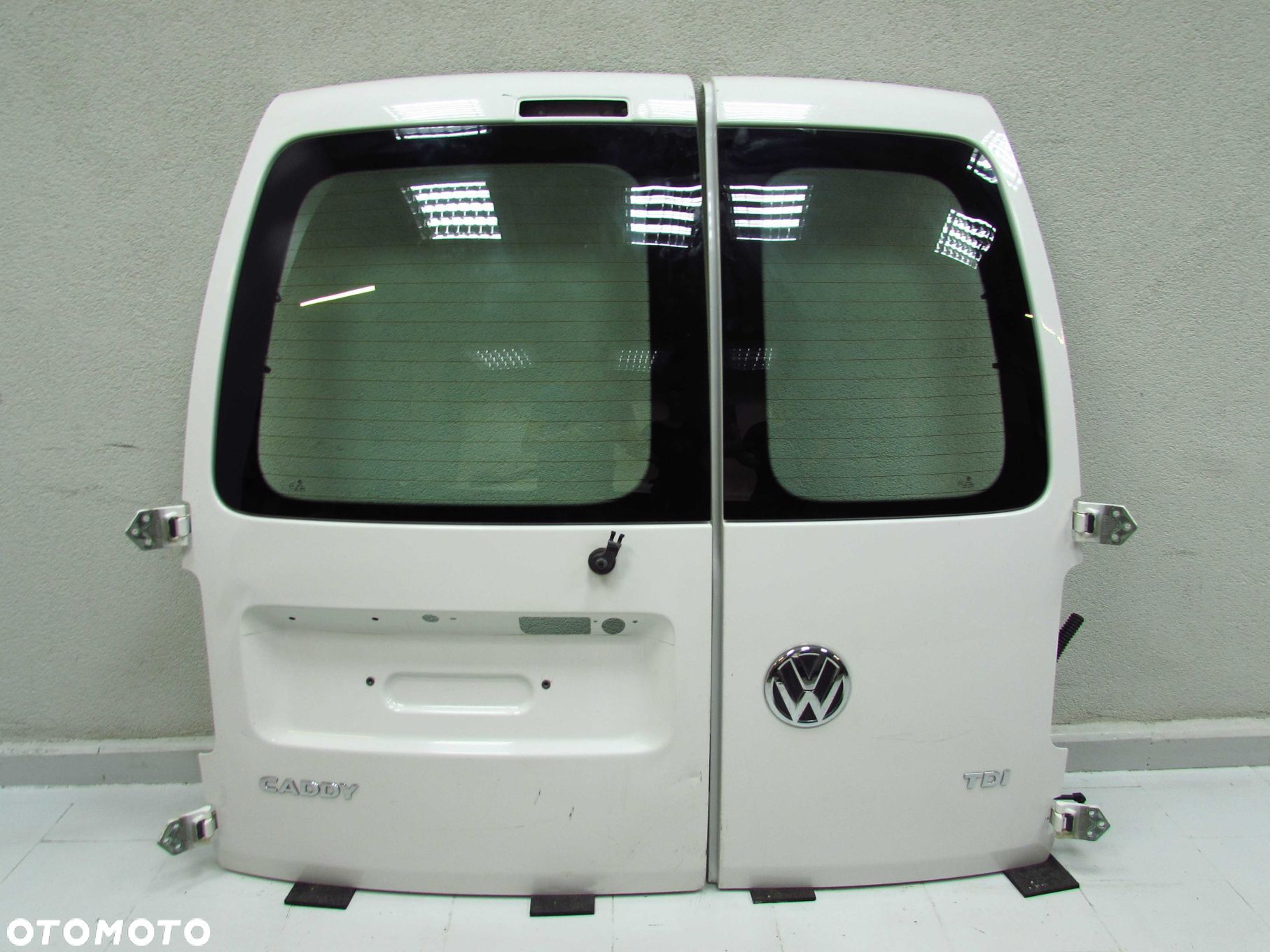 VW CADDY LIFT III 2K5 10-15 DRZWI TYL TYLNE PRAWE SZYBA - 1