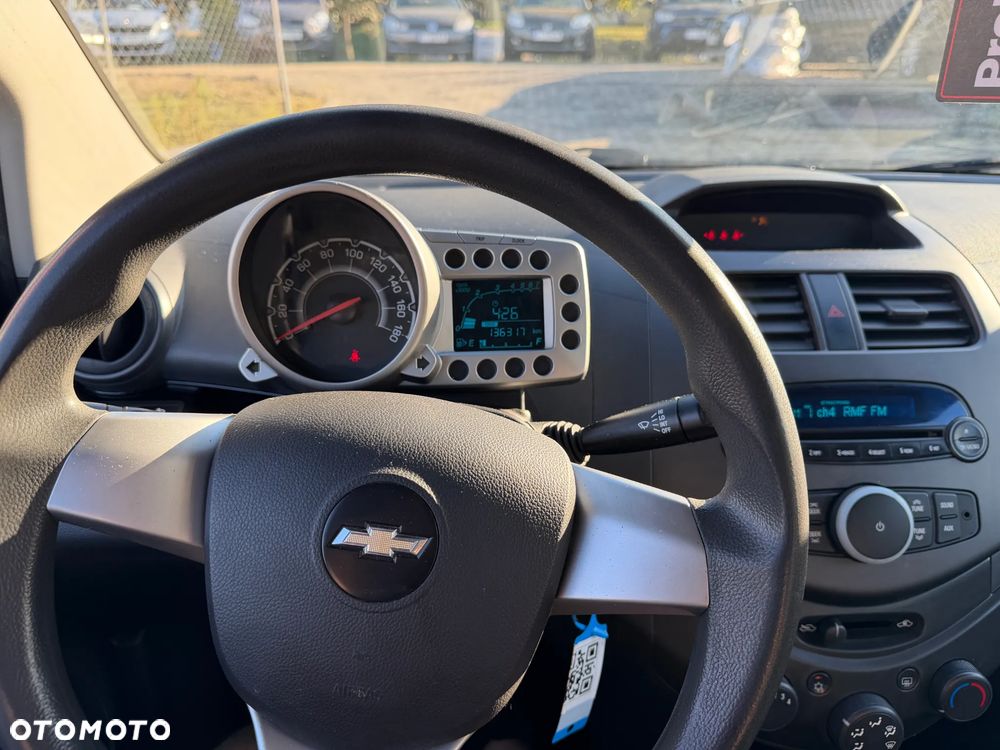 Chevrolet Spark 1.0 LS - 28