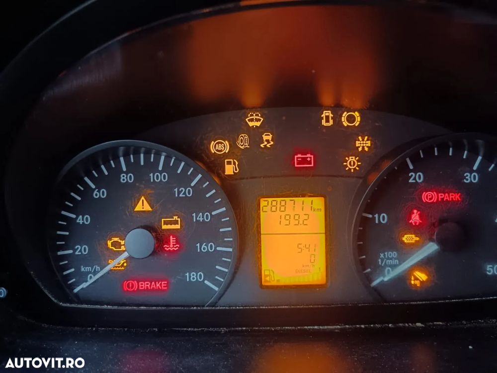 Mercedes-Benz Sprinter - 15