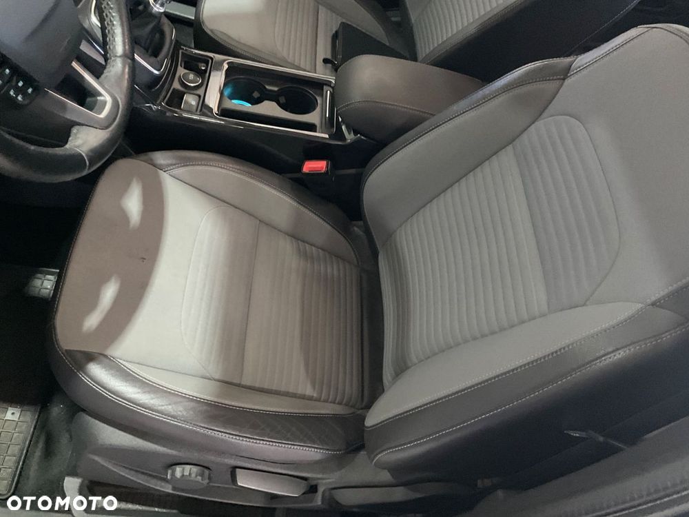 Ford Kuga 2.0 TDCi 4x4 Titanium - 13