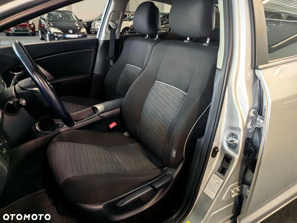 Toyota Avensis 1.8 Sol - 7