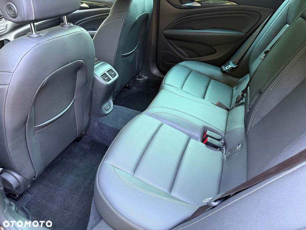 Opel Insignia - 24