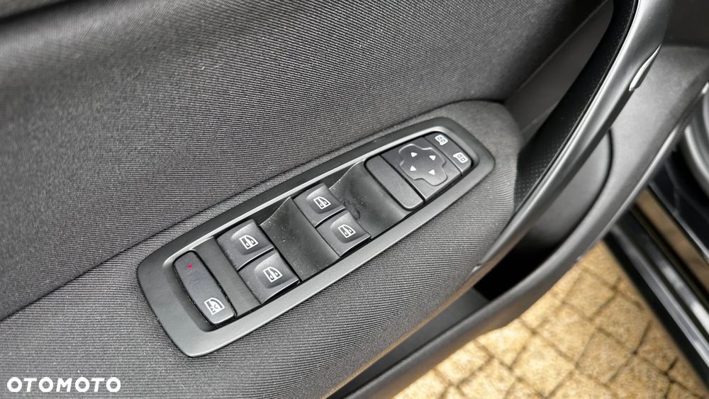 Renault Megane 1.5 Blue dCi Limited - 11