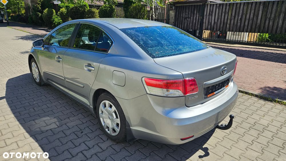 Toyota Avensis 1.8 Executive - 4
