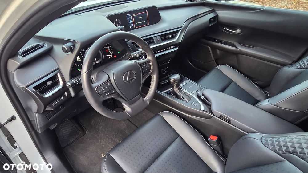 Lexus UX 250h GPF F Impression 2WD - 18