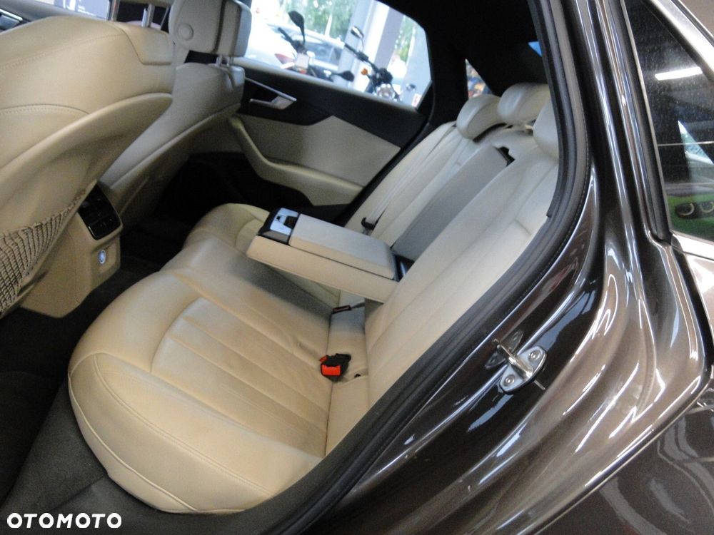 Audi A4 Limousine - 15