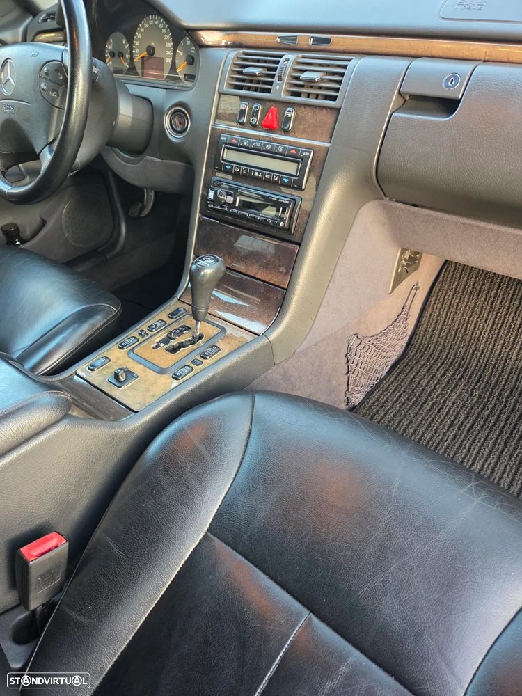 Mercedes-Benz E 320 - 13