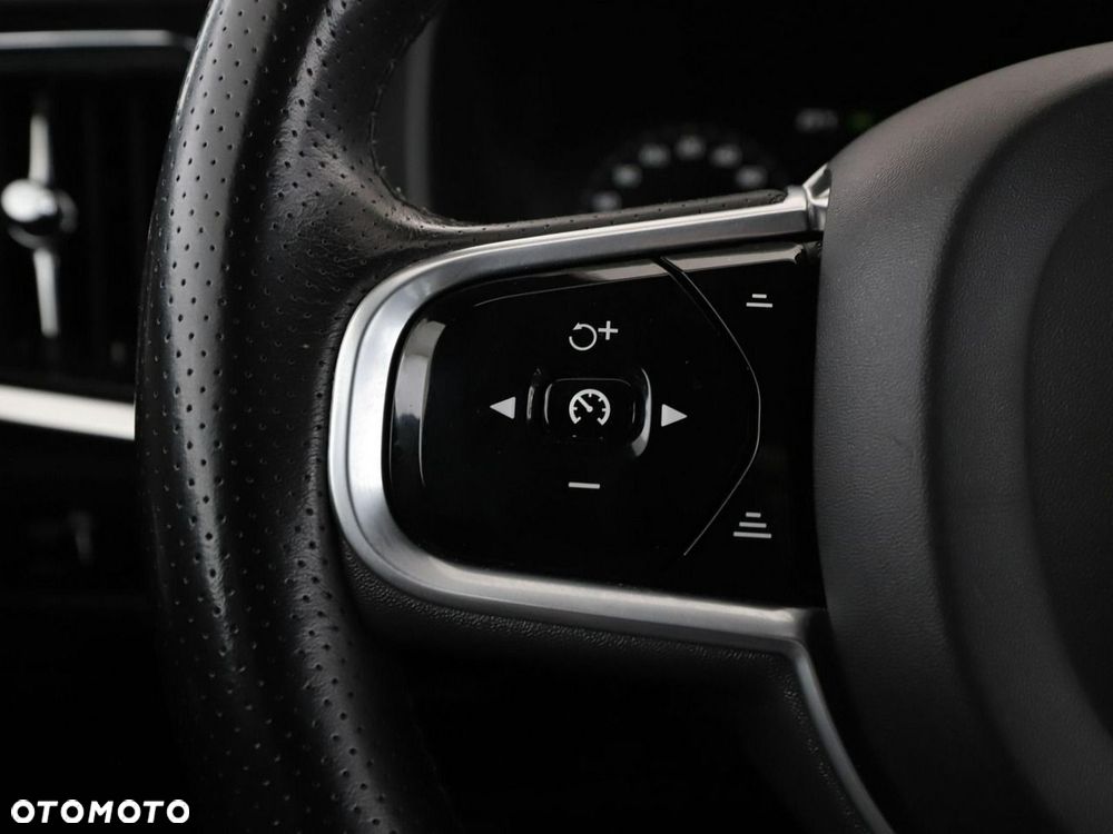 Volvo V90 Cross Country T5 AWD Pro - 33