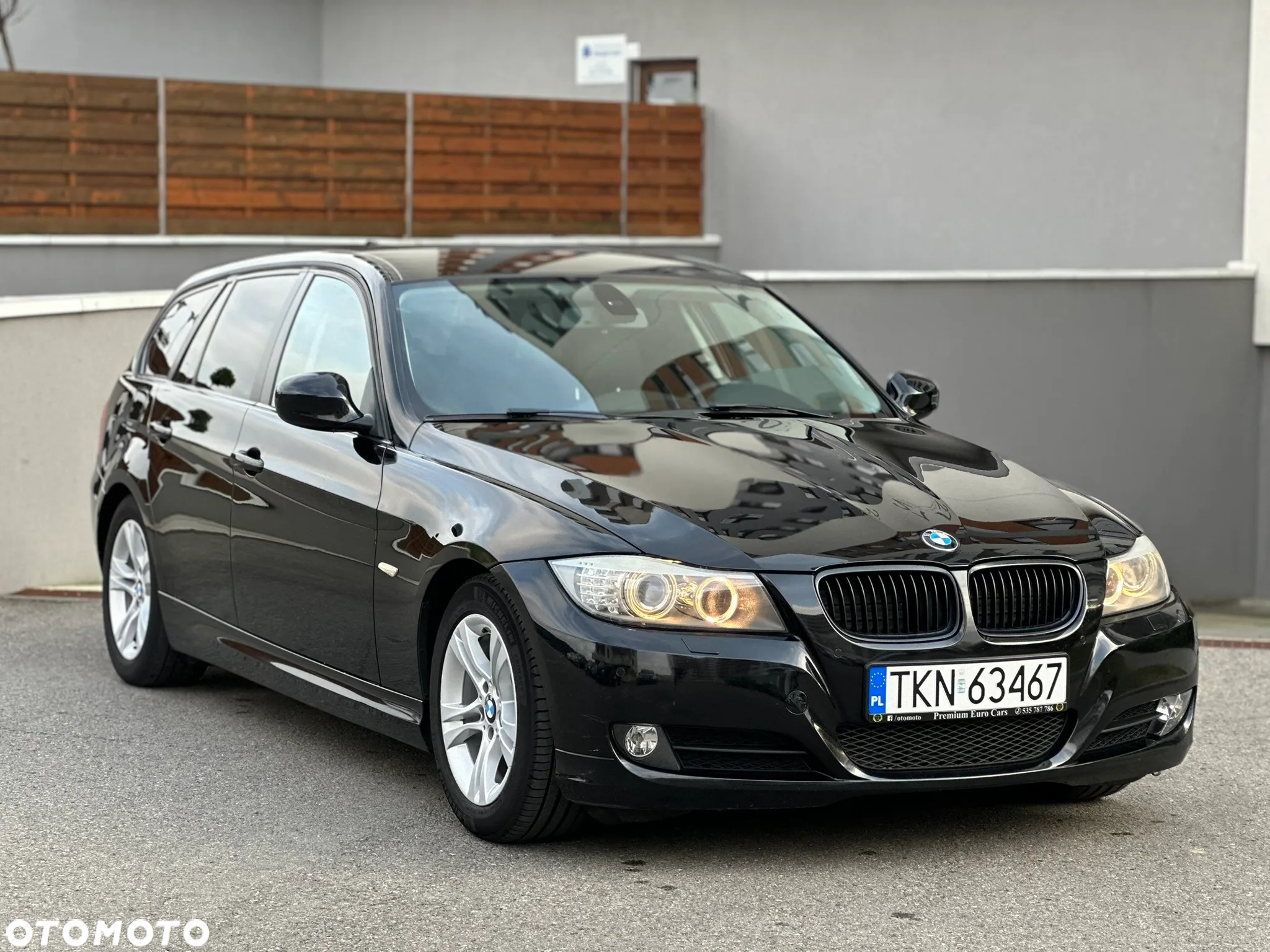 BMW Seria 3 320d DPF Touring - 2
