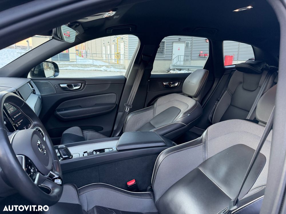 Volvo XC 60 B5 MHEV AWD R-Design - 13