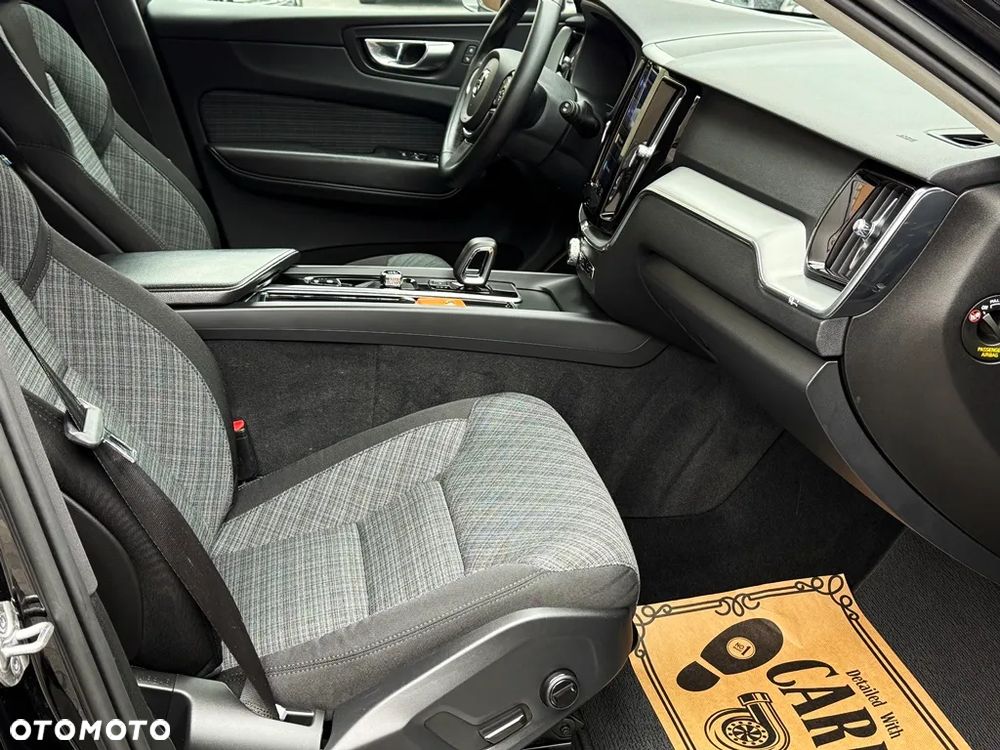 Volvo XC 60 B4 D Geartronic Momentum Pro - 22