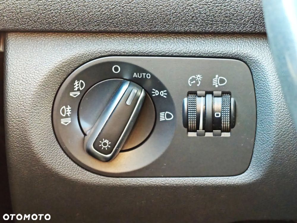 Audi A3 Sportback 2.0 TDI DPF (DSG) S tronic Attraction - 17