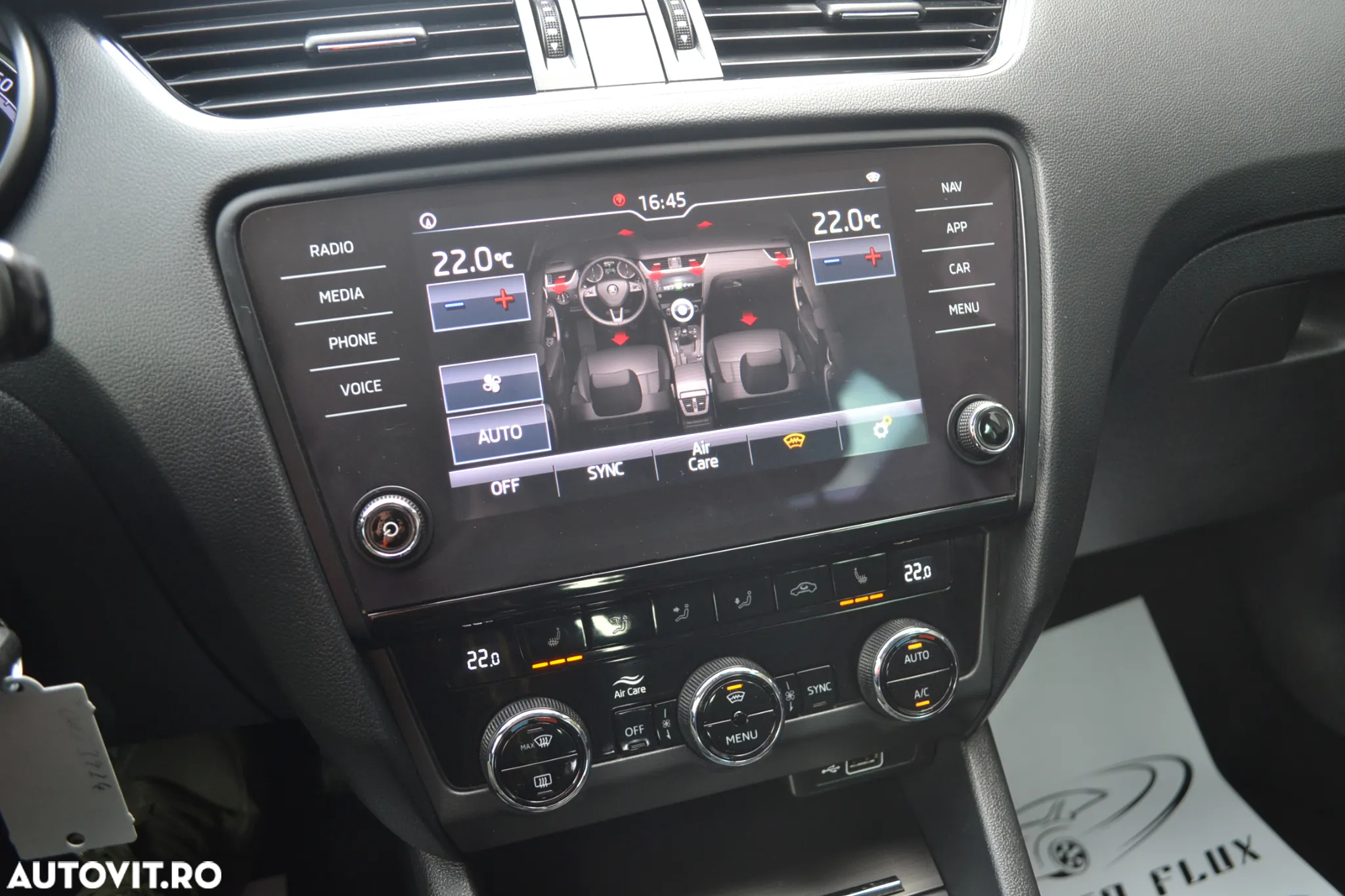 Skoda Octavia Combi Diesel 1.6 TDI DSG Style - 24
