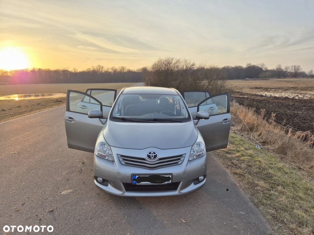 Toyota Verso 1.8 Premium EU5 - 10