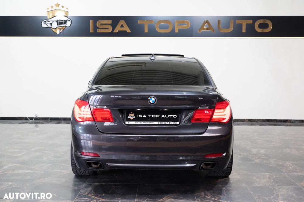 BMW Seria 7 740d xDrive - 31