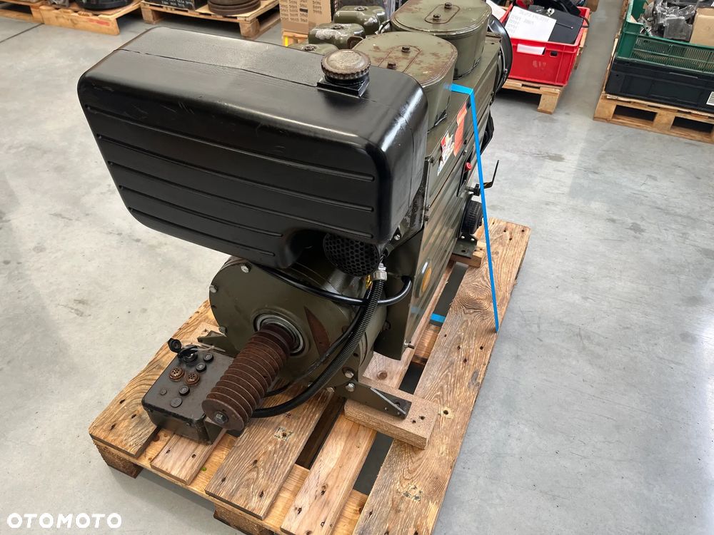 SILNIK HATZ 4M40L 12500netto - 9