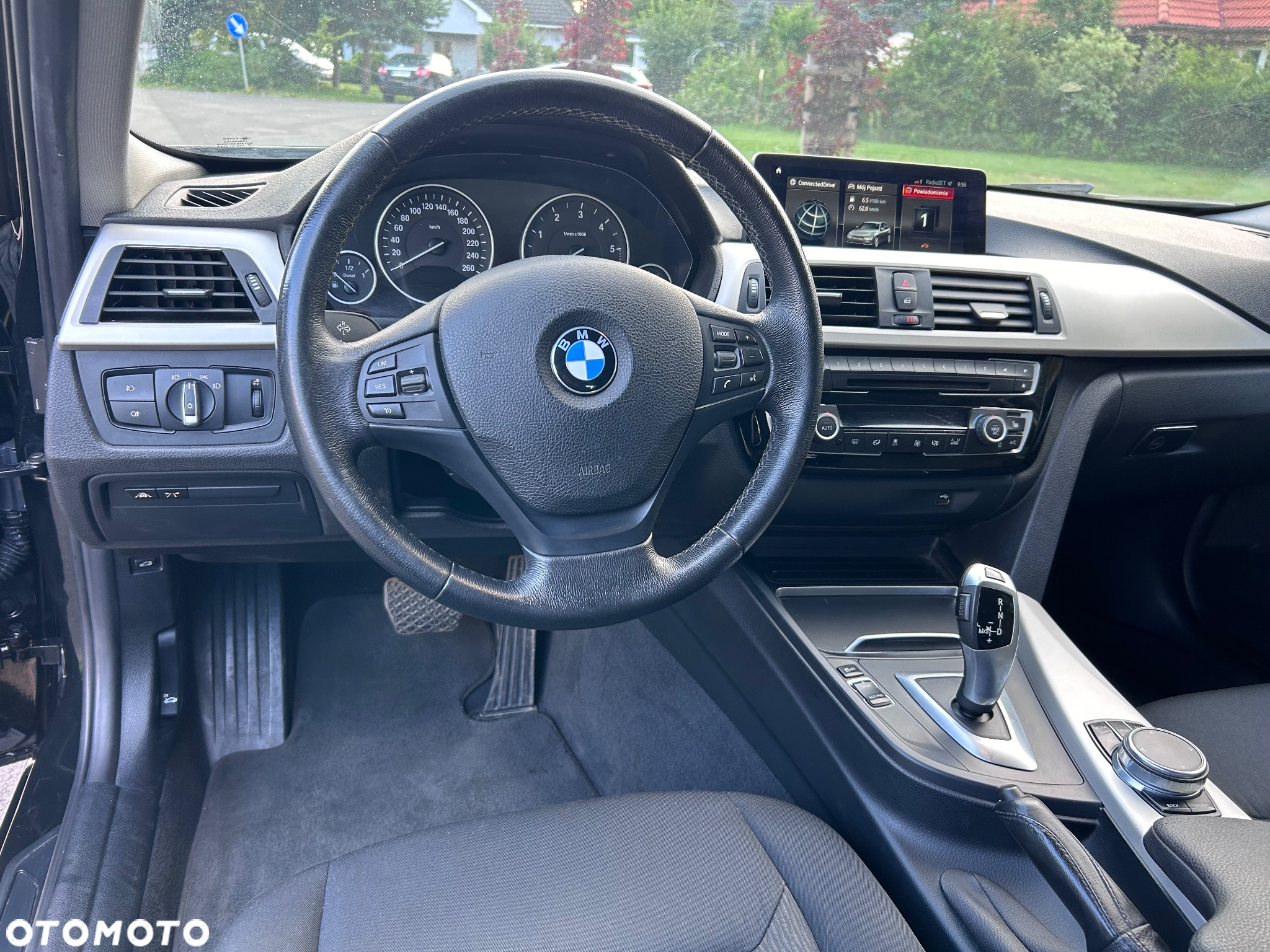 BMW Seria 3 318d Touring Advantage - 12