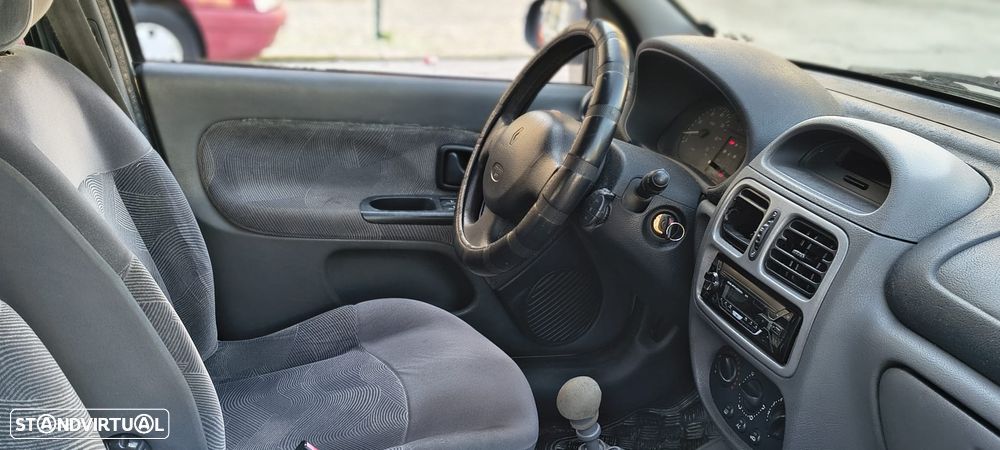 Renault Clio 1.4 RXE - 14