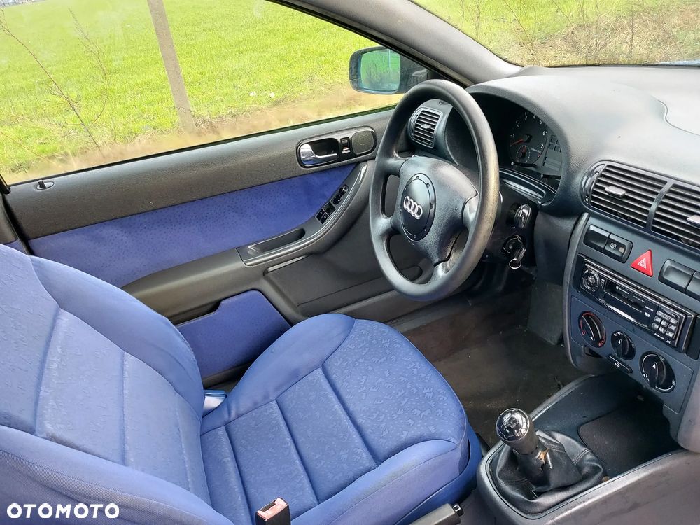 Audi A3 3-drzwiowe 1.6 Ambiente - 7