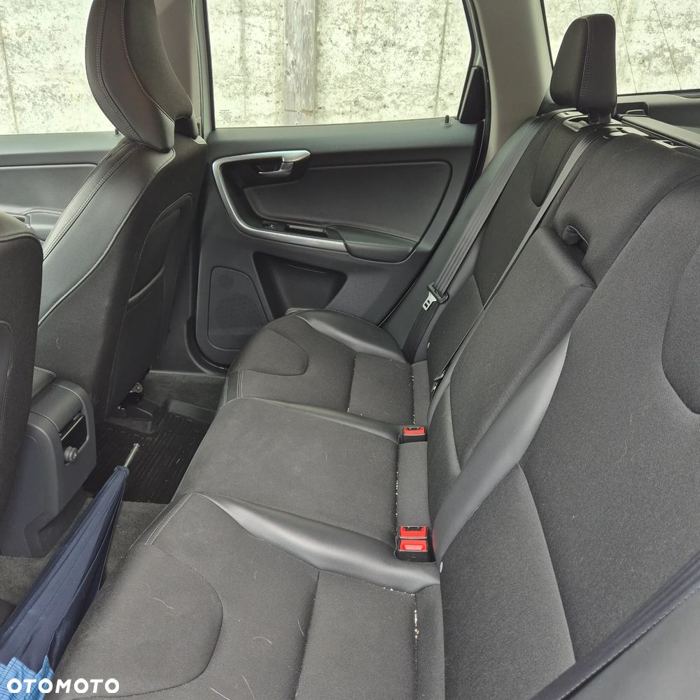 Volvo XC 60 D3 Momentum - 6