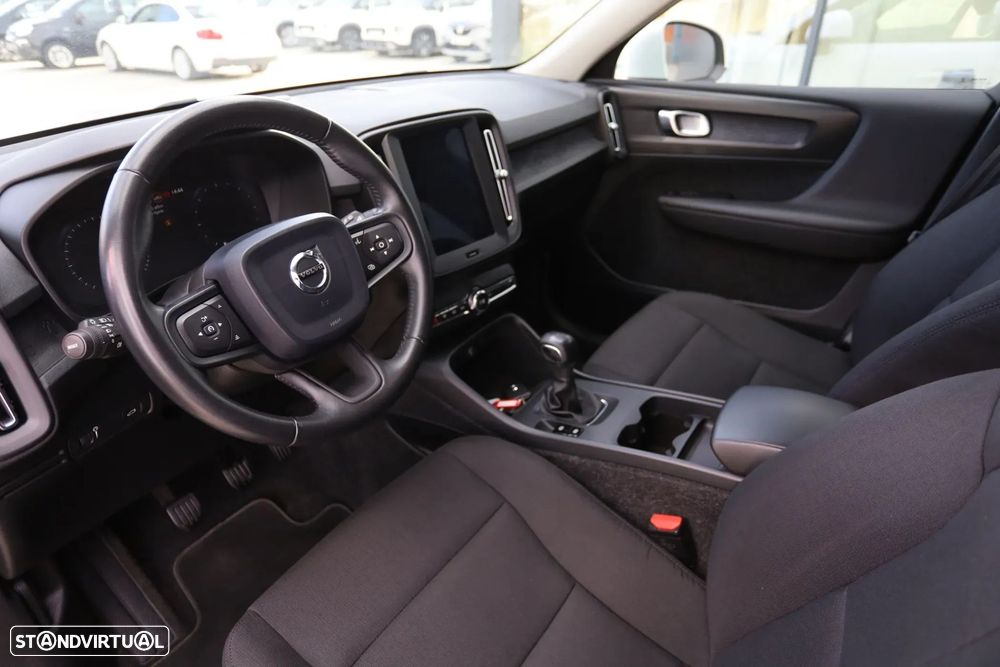 Volvo XC 40 2.0 D3 Momentum Plus - 19