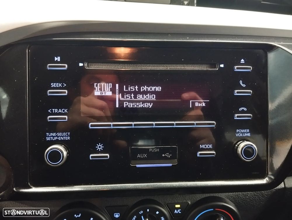 Toyota Hilux 2.4 D-4D 4WD CD CM - 19