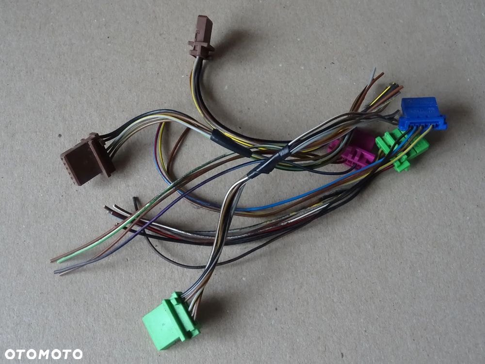 WŁĄCZNIK PRZYCISK KLAPY ELEKTRYCZNEJ OPEL VECTRA C KOMBI  wiązka wtyczka - 12