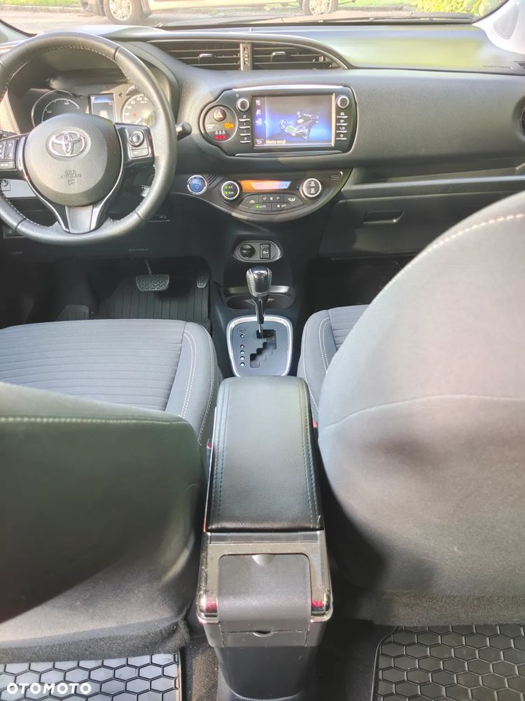 Toyota Yaris 1.5 Premium CVT - 24